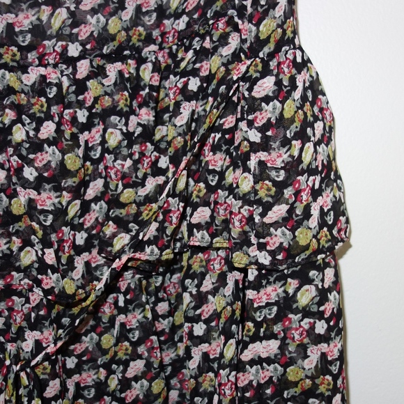 JANETTE Dainty ruffled floral top (L) - Picture 3 of 3